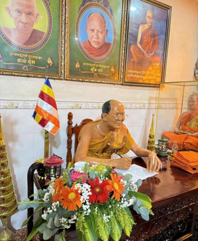 tượng sư chùa Wat Prom