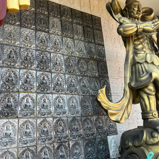 Phù điêu Vạn Phật