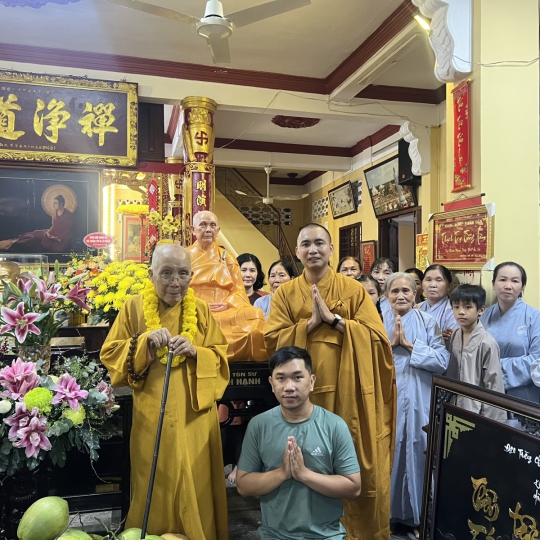 Tượng Hoà Thượng Thích Tịnh Hạnh