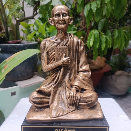 Tượng Sư Thích Giác Khang