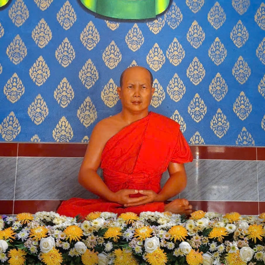 Tượng các vị hòa thượng chùa Cù Là Cũ