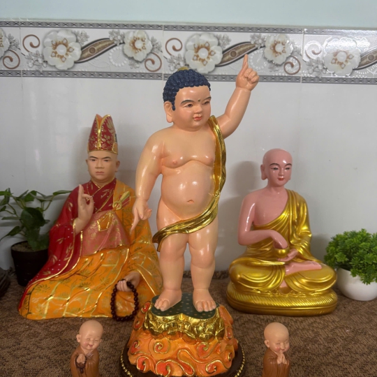 Tượng Phật Đản Sanh