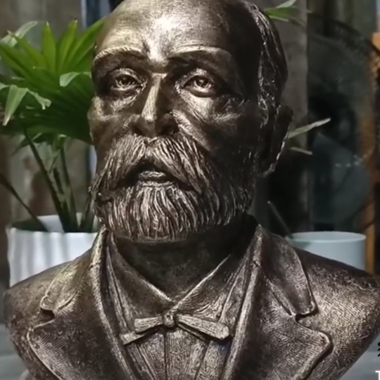 Tượng chân dung Nobel