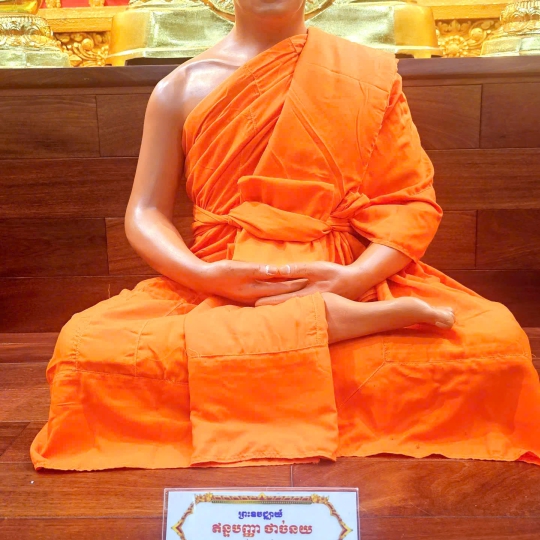 Bộ tượng Sư chùa Khmer Chông Prây ( Trạm )