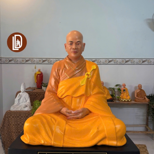 Tượng sư thầy Thích Thanh Định