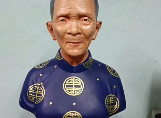 Điêu khắc tượng chân dung theo yêu cầu tại điêu khắc Lê Duy